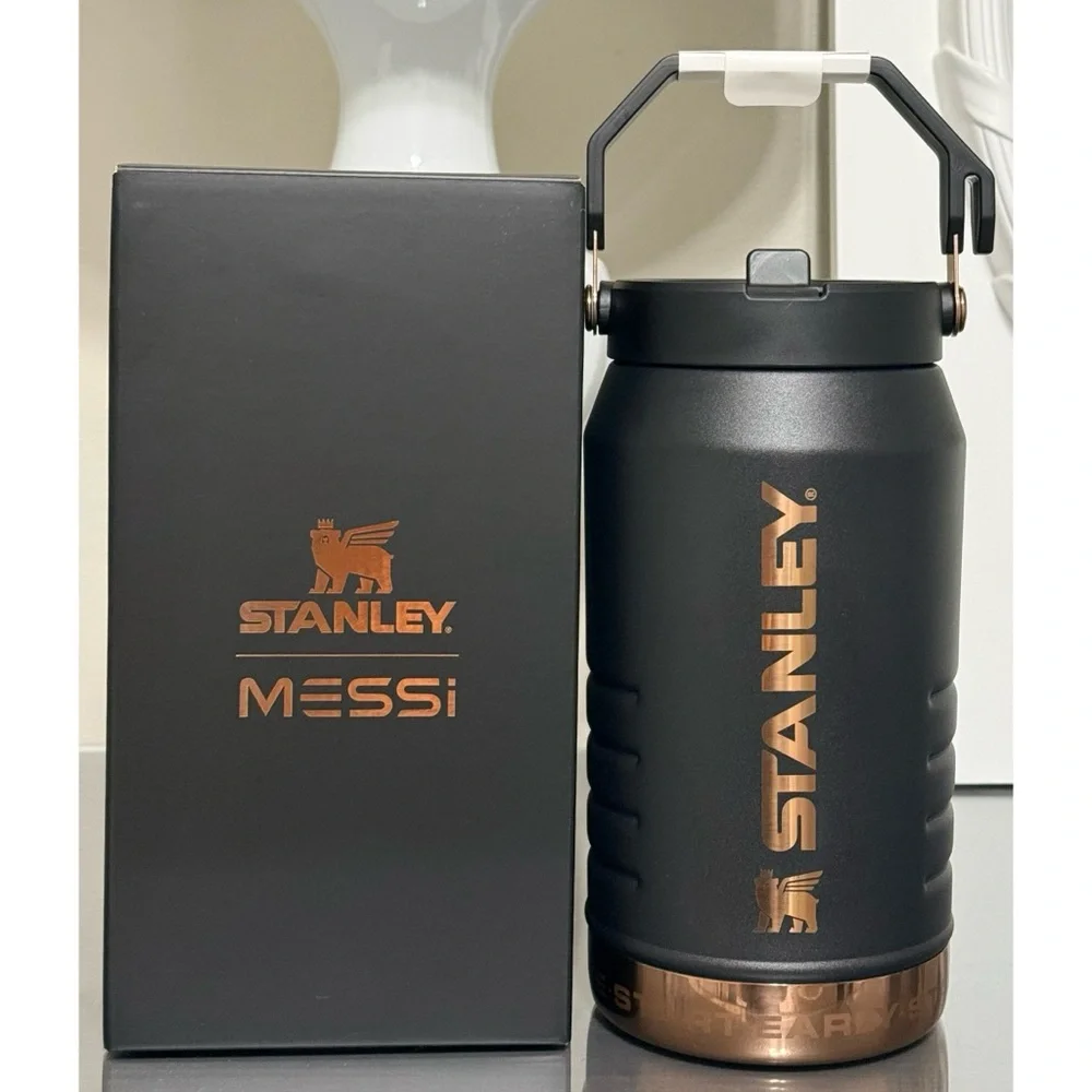 MESSI‎ X STANLEY ICEFLOW FLIP STRAW JUG, 64 OZ- MESSI GOAT BLACK - Picture 2 of 6